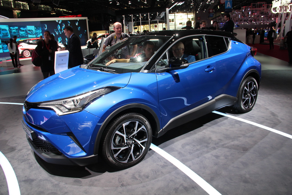 Новый Toyota C-HR – в Париже раскрыты все подробности кроссовера