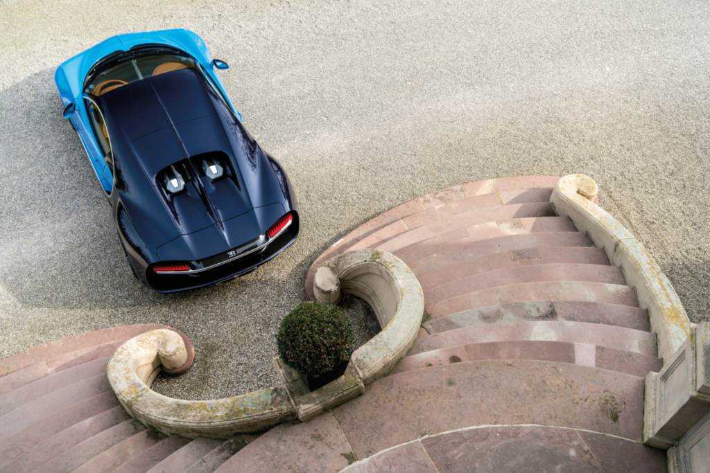 10 впечатляющих фактов о Bugatti Chiron 2017
