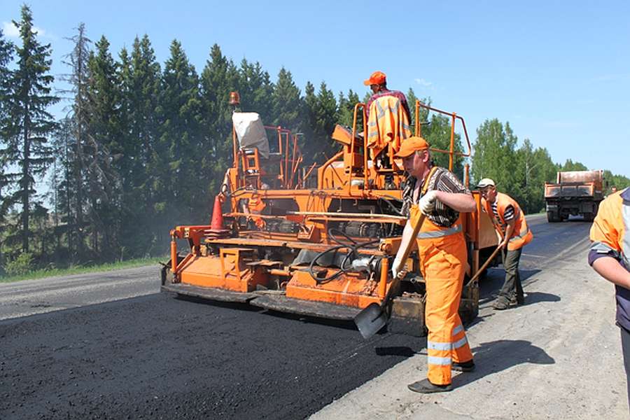 На ремонт дорог в 2017 году выделят 14,2 млрд. гривен