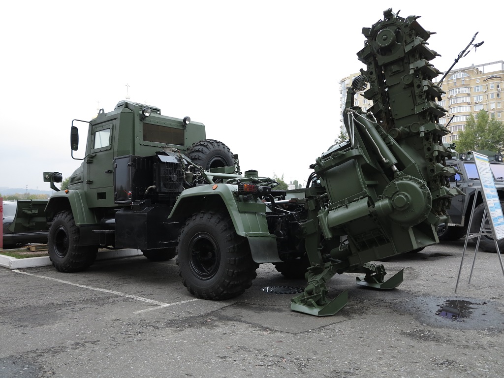 полковая землеройная машина ПЗМ-3-01