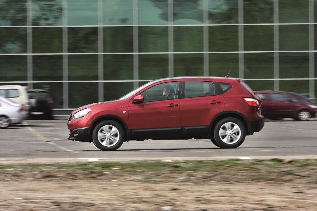 Nissan Qashqai Дорожный просвет - 205 мм. Полный привод - подкл. полный или передний. Межосевая муфта - с блокировкой автоматической или принудительной. 3 режима работы полноприв. трансмиссии.