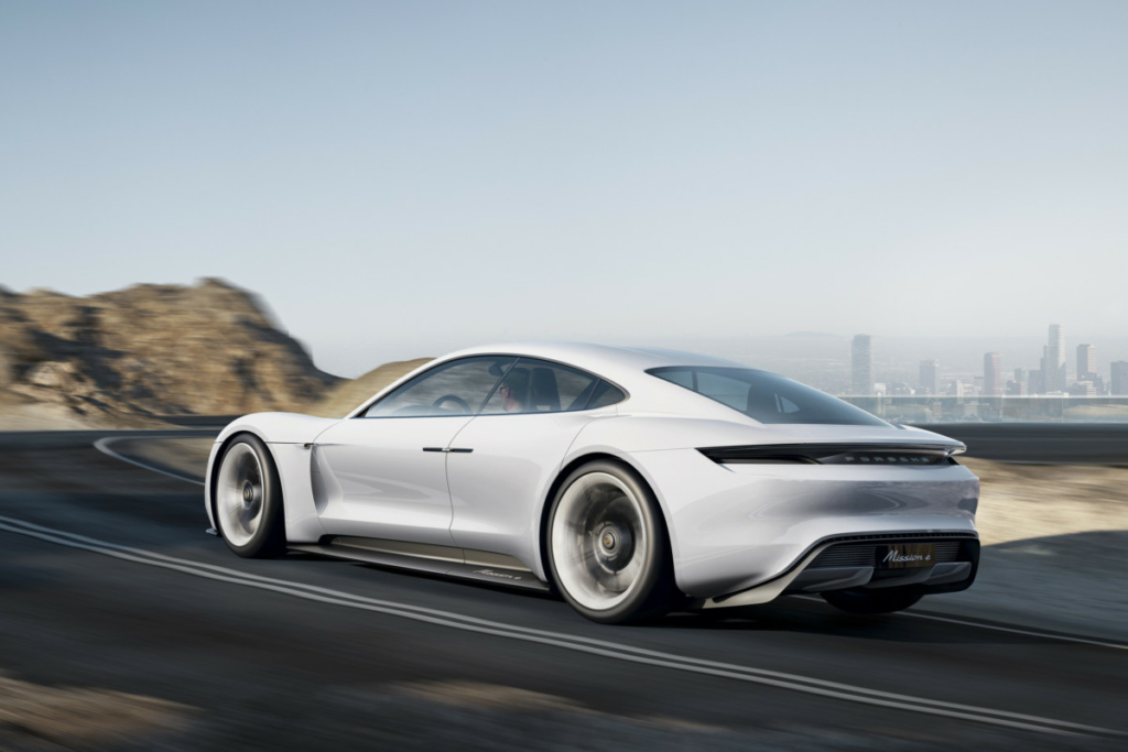 Электромобиль Porsche Mission E поступит в производство с 2020 года