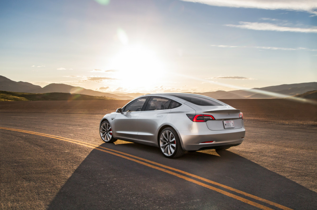 Tesla Model 3 2017 – новые подробности недорогого электромобиля Тесла