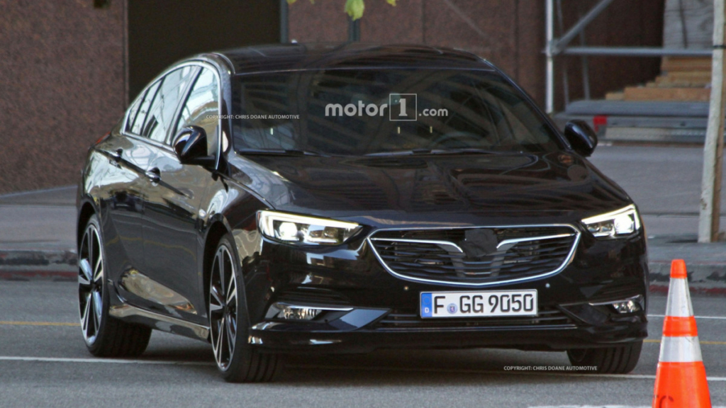 Opel Insignia 2017 – первые фото и подробности