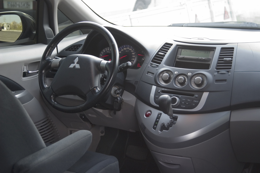 Mitsubishi Grandis