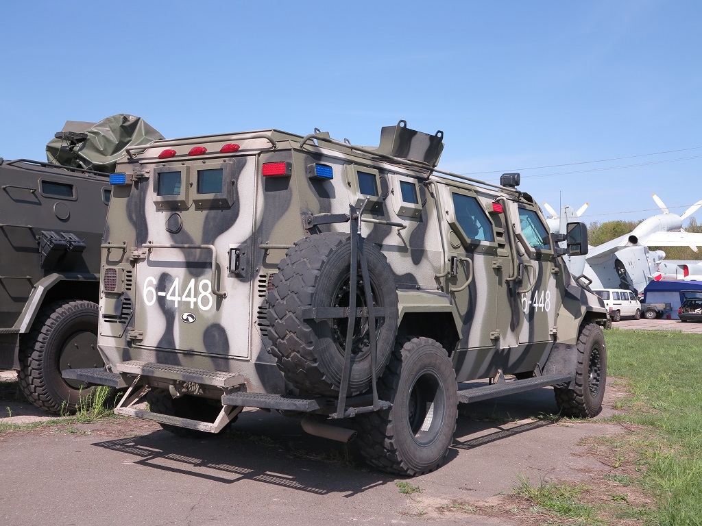 Новейшие бронеавтомобили Национальной гвардии Украины на фестивале в Киеве 