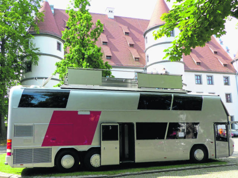 Skyliner для гонщика Формулі 1 Кеке Росберга - с раздвижнойо терассой на крыше