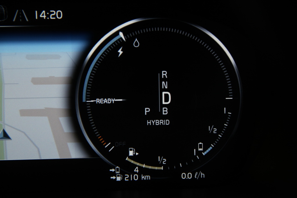 Приборы Volvo XC90 T8