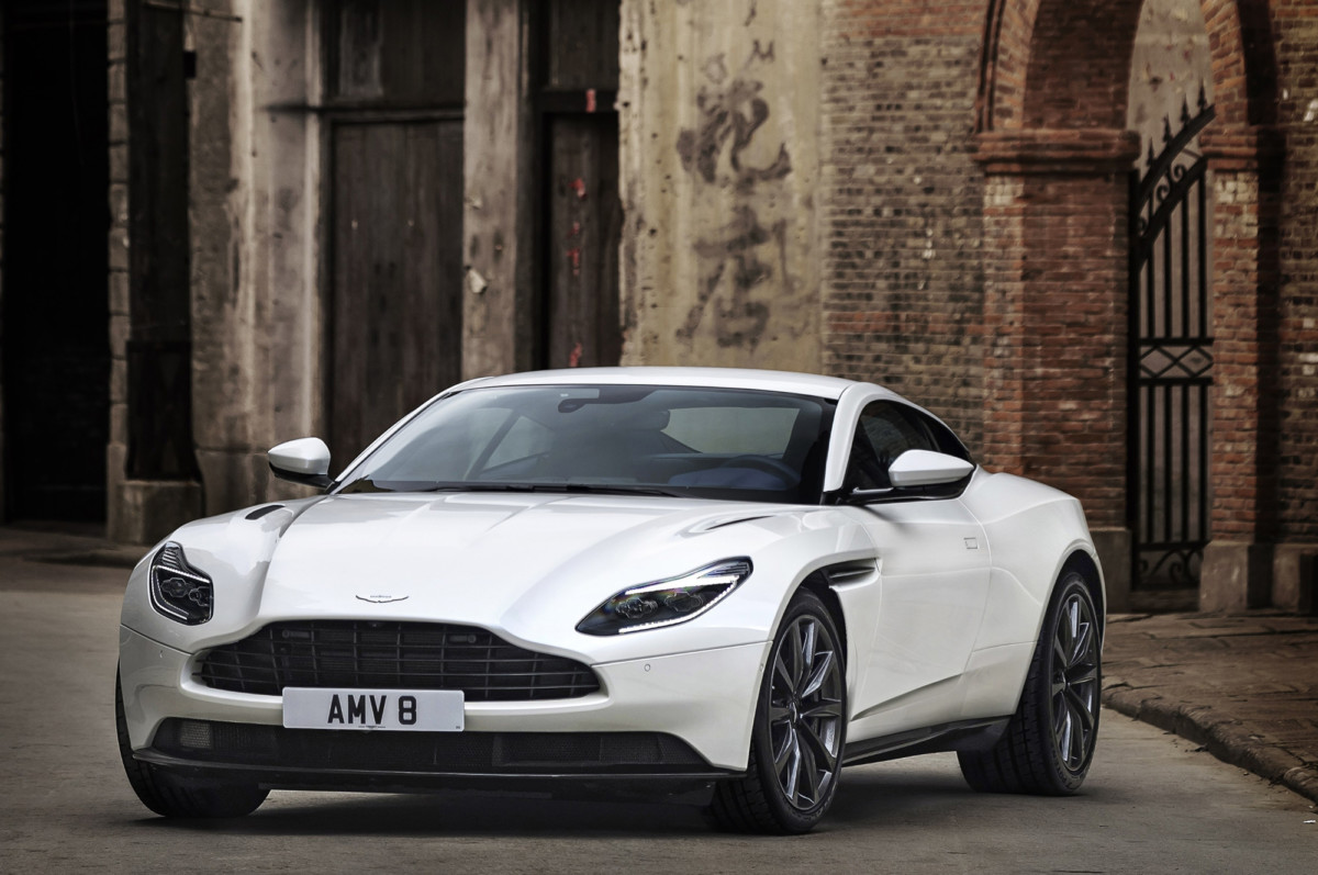 Aston Martin получил мерседесовский движок