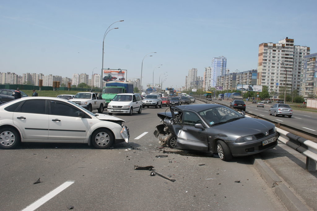 Украинцы недовольны безопасностью дорожного движения – исследование