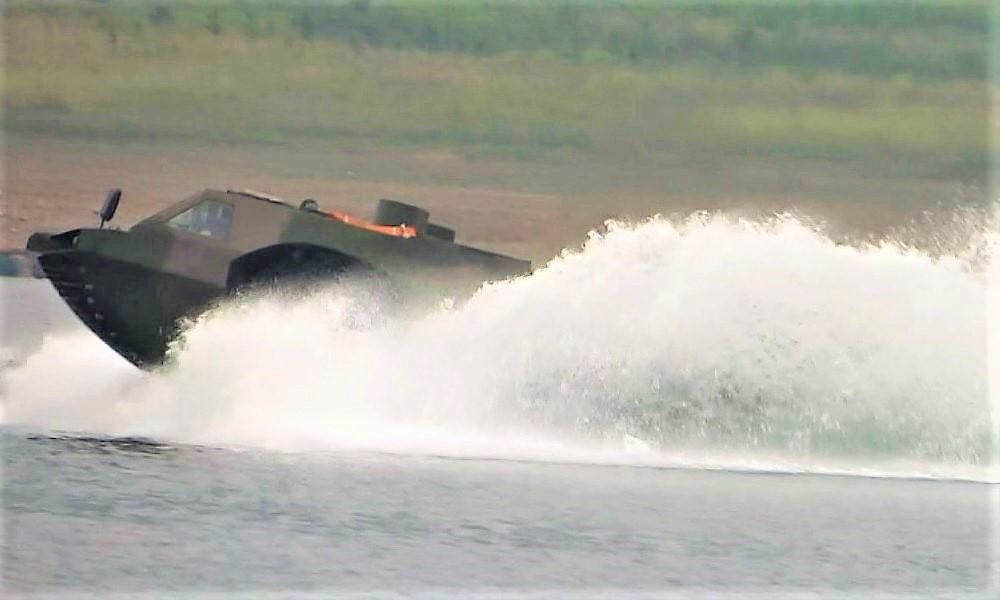 Китайский бронетранспортер AFV – самый быстрый в мире