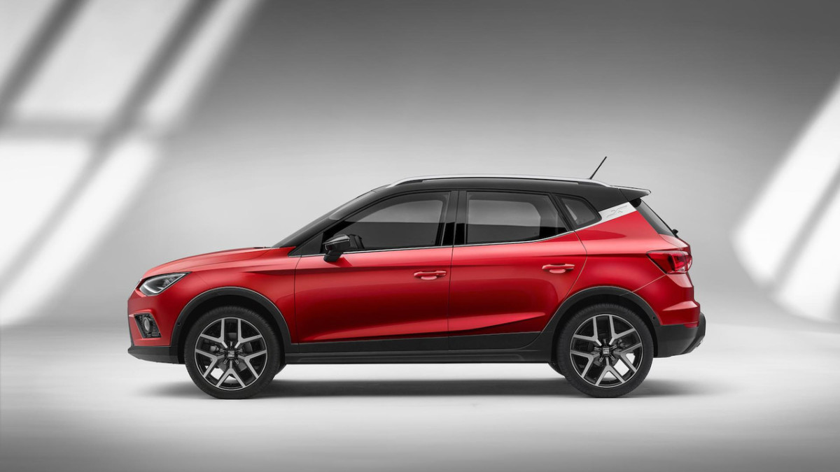 Кроссовер SEAT Arona представлен официально