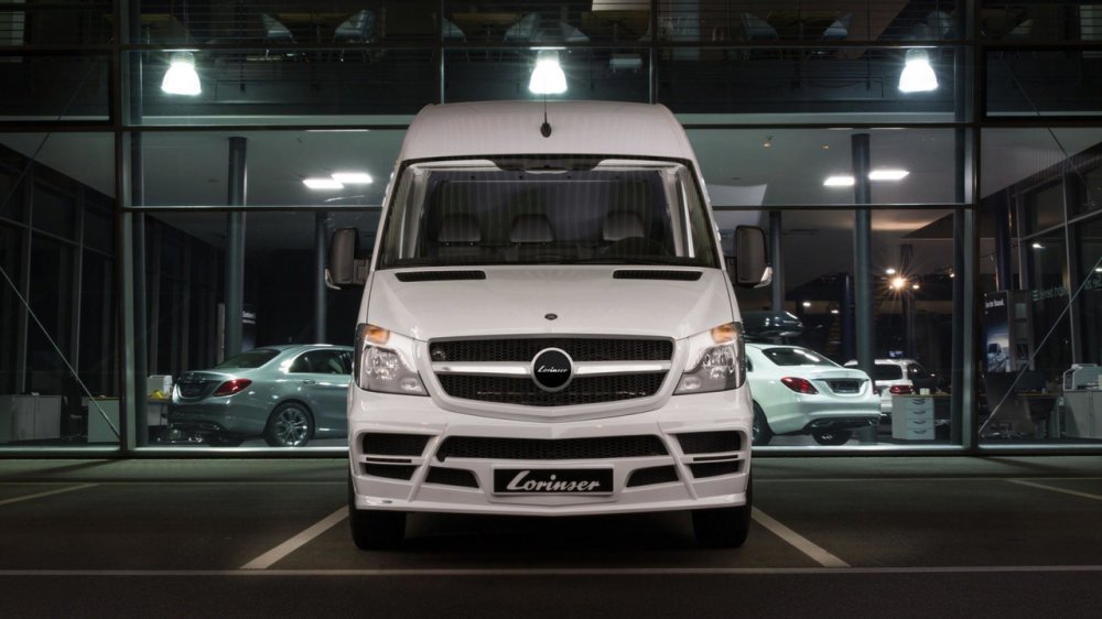 Mercedes-Benz Sprinter примерил костюм Lorinser