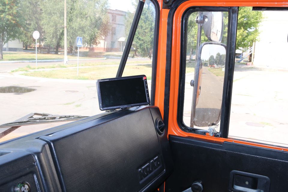 Автомобили КрАЗ впервые получили камеру заднего вида