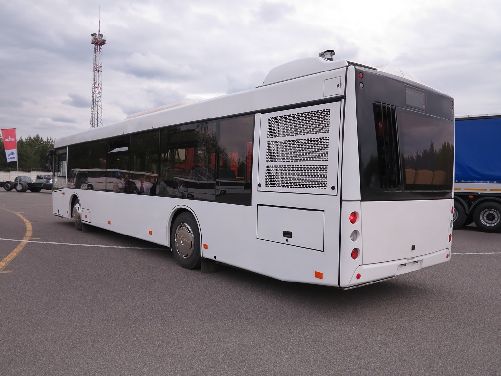МАЗ-203015