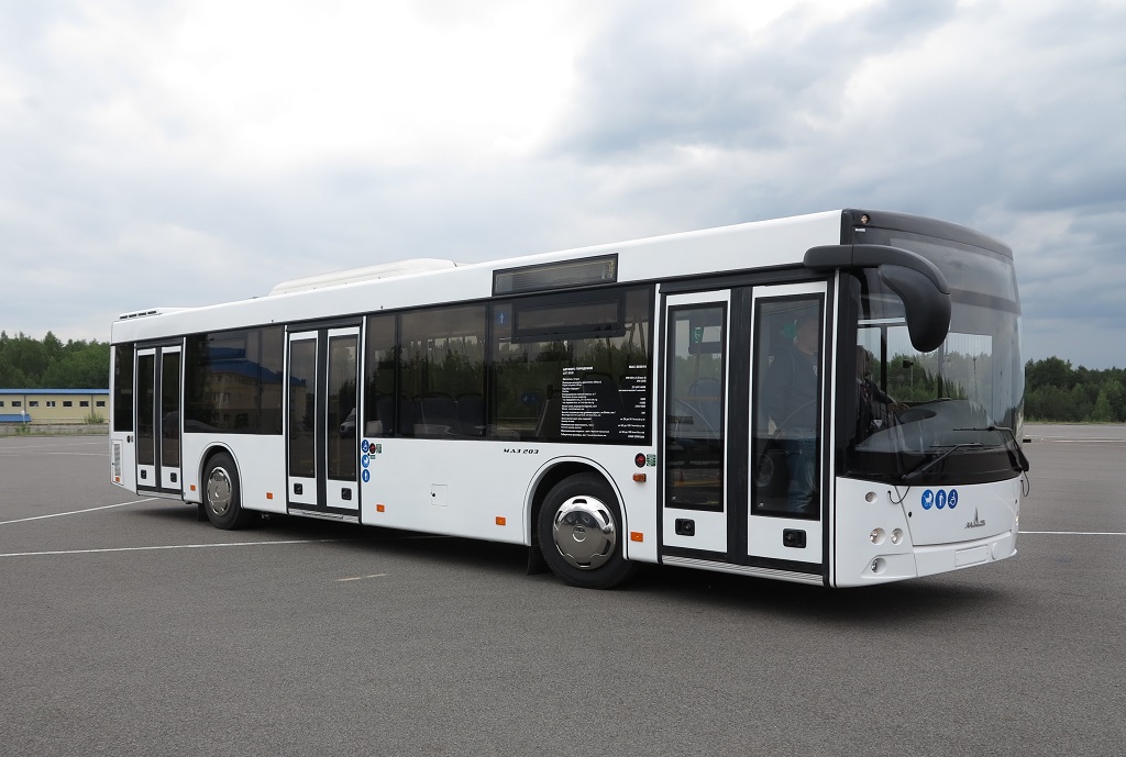 МАЗ-203015