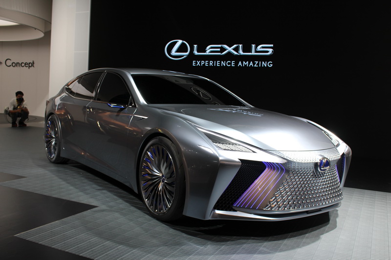 Lexus LS+