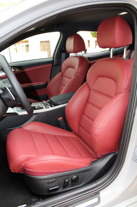 Салон Kia Stinger 2017