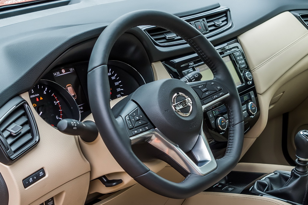 Интерьер Nissan X-Trail 2017