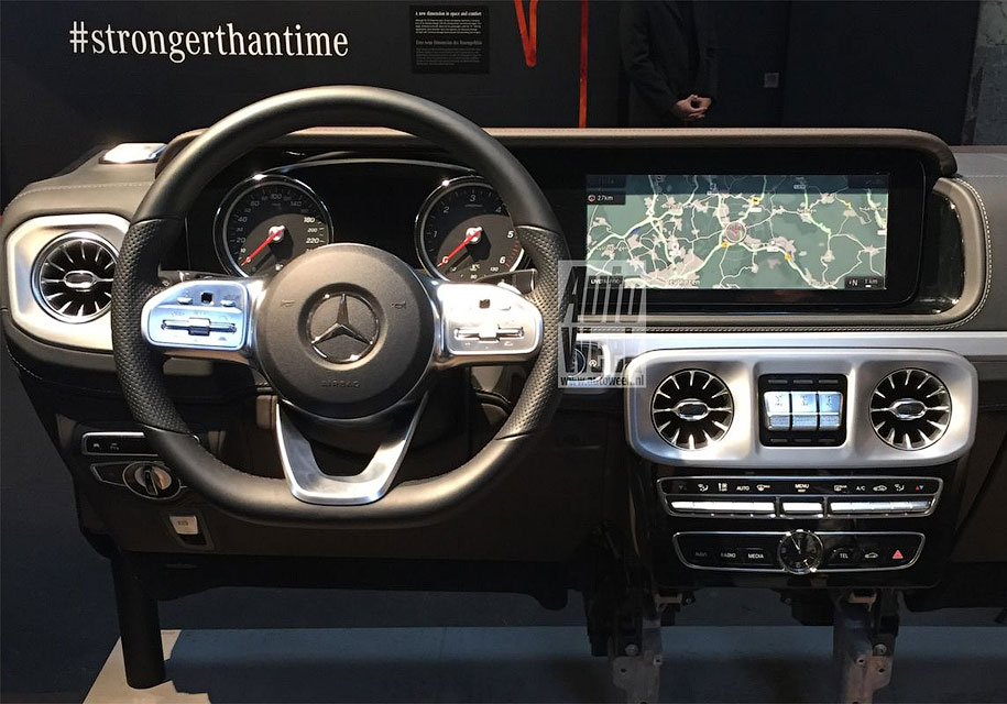 Рассекречен интерьер нового Mercedes G-Class 2019