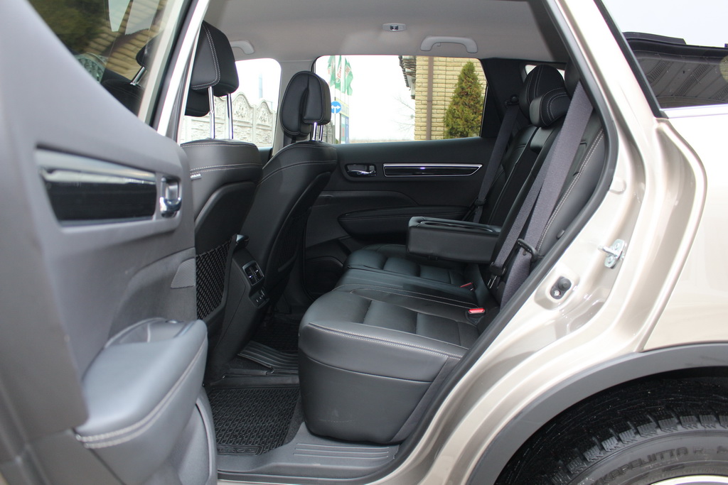 Салон Renault Koleos 2017