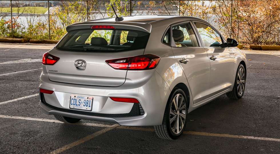 Первые официальные фото хетчбэка Hyundai Accent 2018