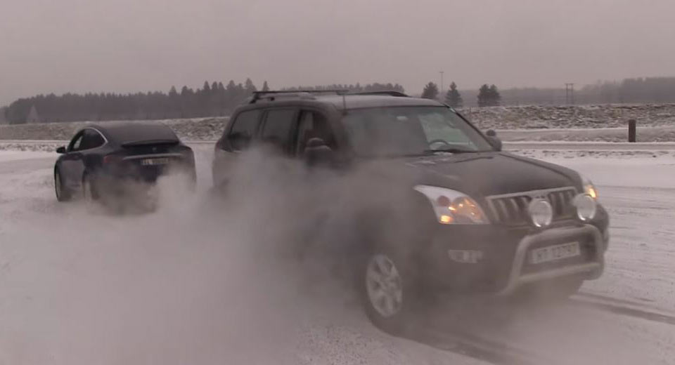 Tesla Model X vs Toyota LC Prado