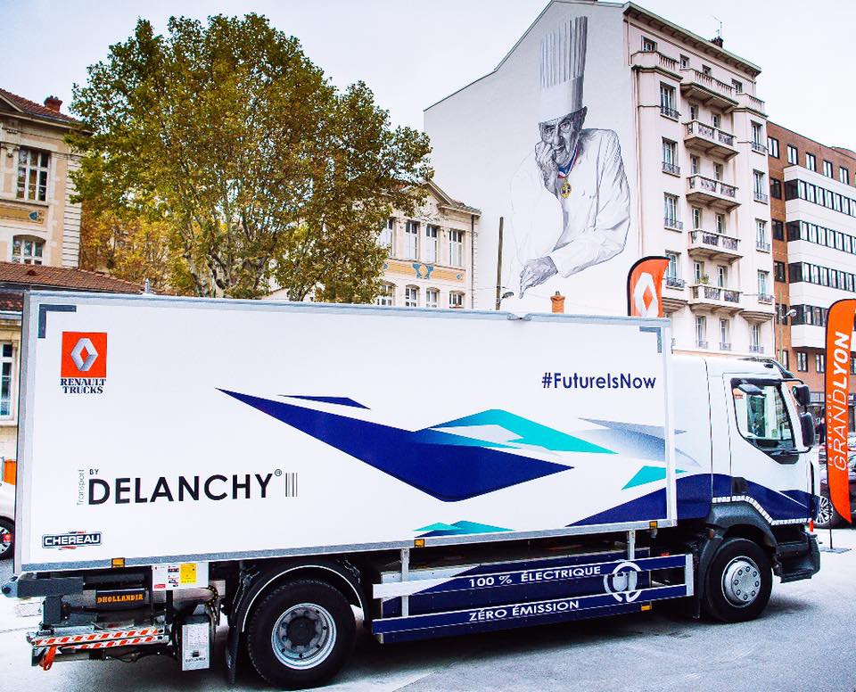 Электрические грузовики Renault Trucks уже проходят опытную эксплуатацию у ряда транспортных компаний - на реальных маршрутах