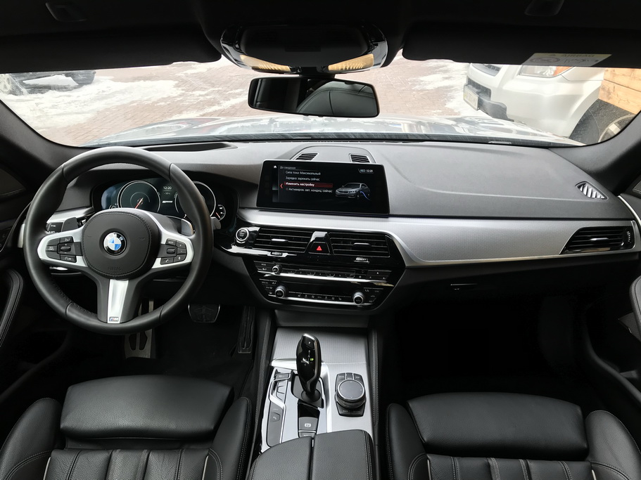 Салон BMW 530e