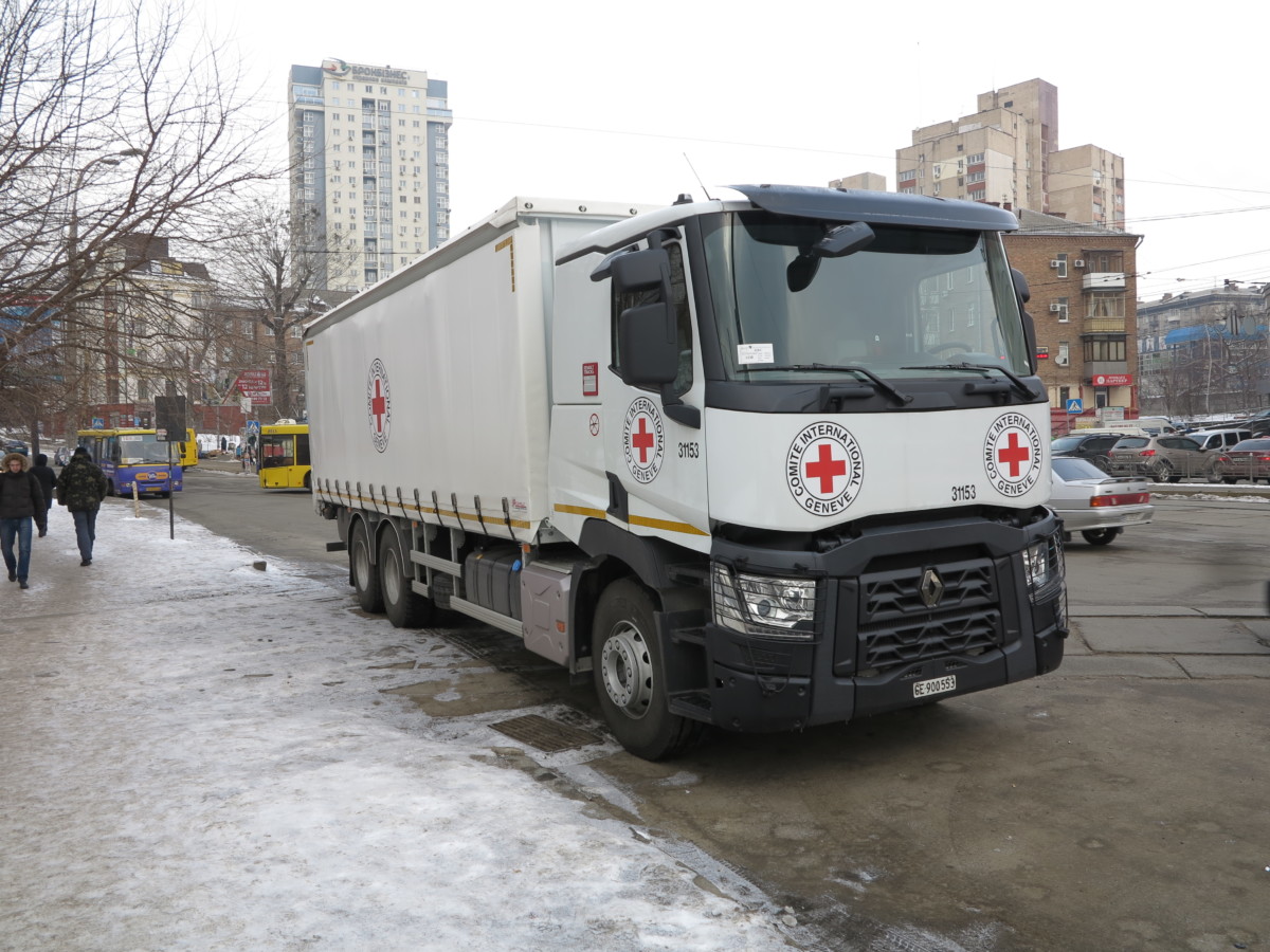 Грузовик Международного комитета Красного Креста - Renault Trucks C380 6х4