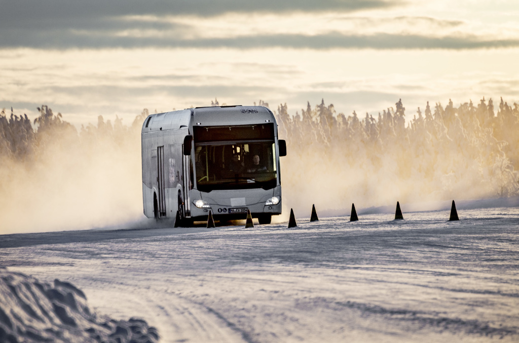 Mercedes-Benz Citaro на электротяге во время испытаний по дорогам Финляндии