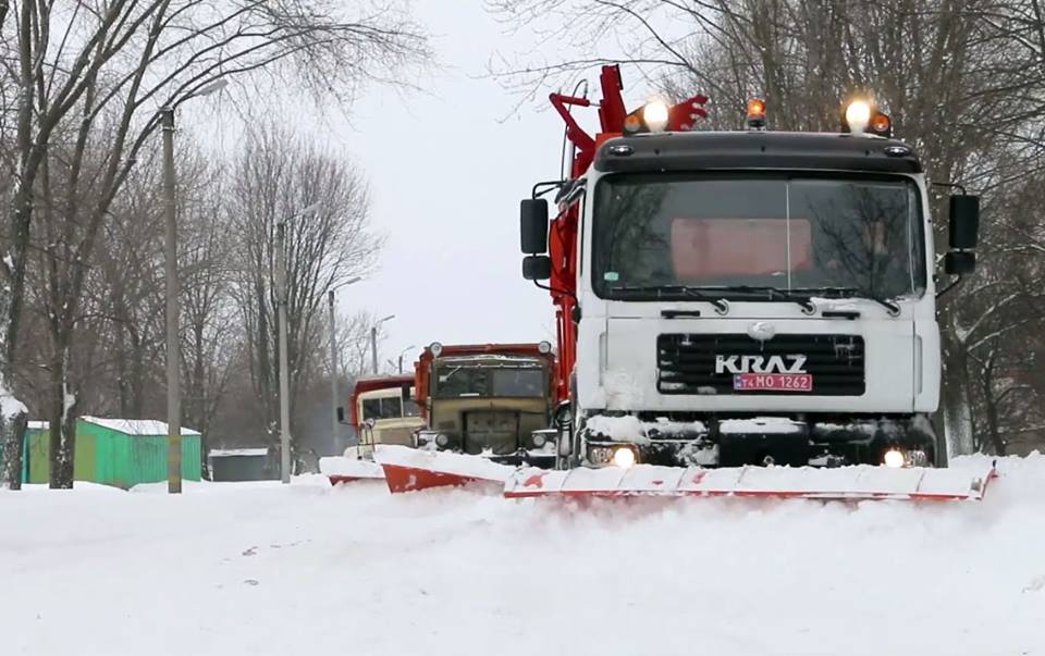 КрАЗы на уборке снега