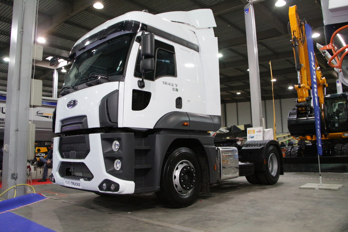 Тягач Ford Trucks 1842T (4х2)