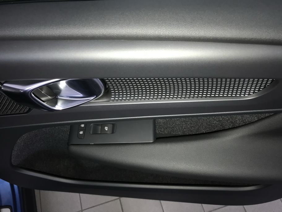 Fresh air subwoofer Volvo XC40 2018