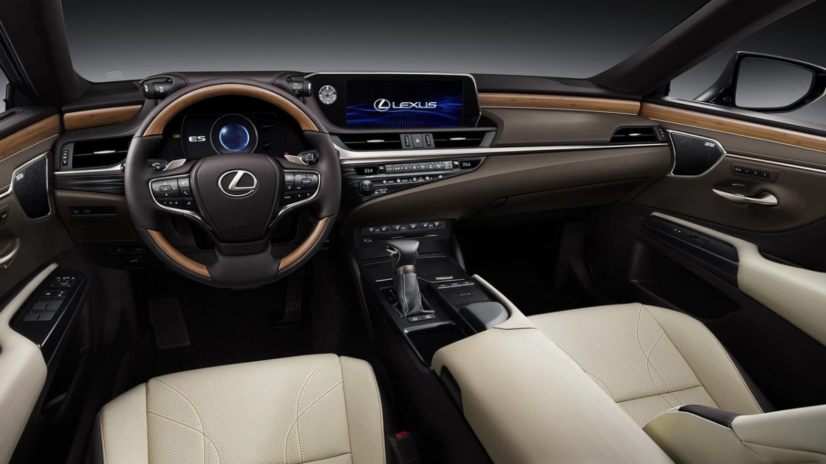 Lexus ES 2019 приборная панель