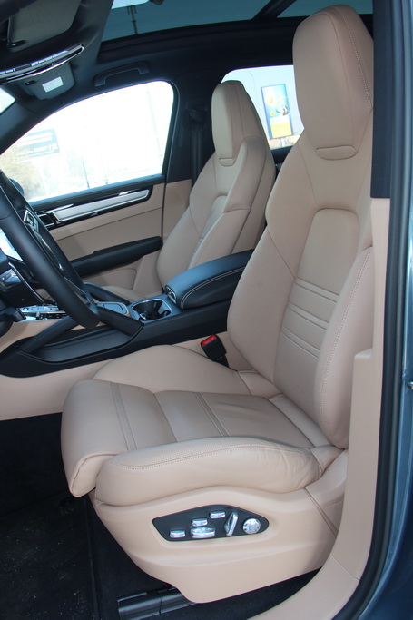 Интерьер нового Porsche Cayenne
