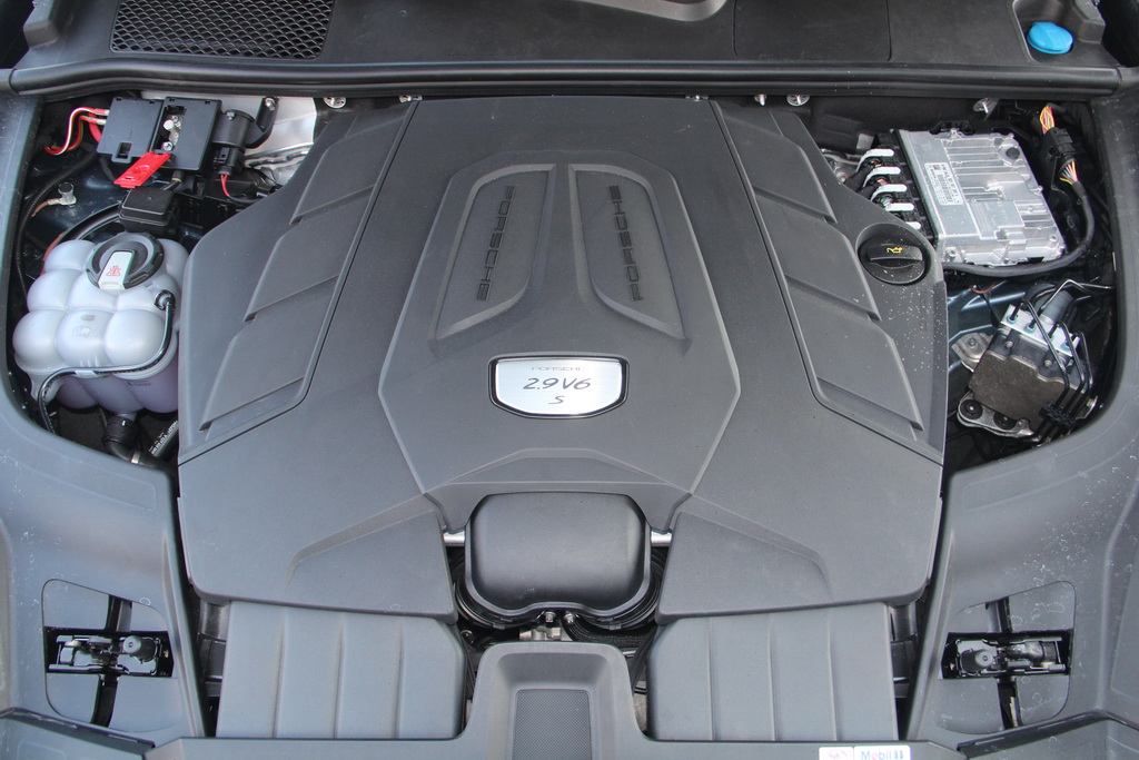 Мотор нового Porsche Cayenne S