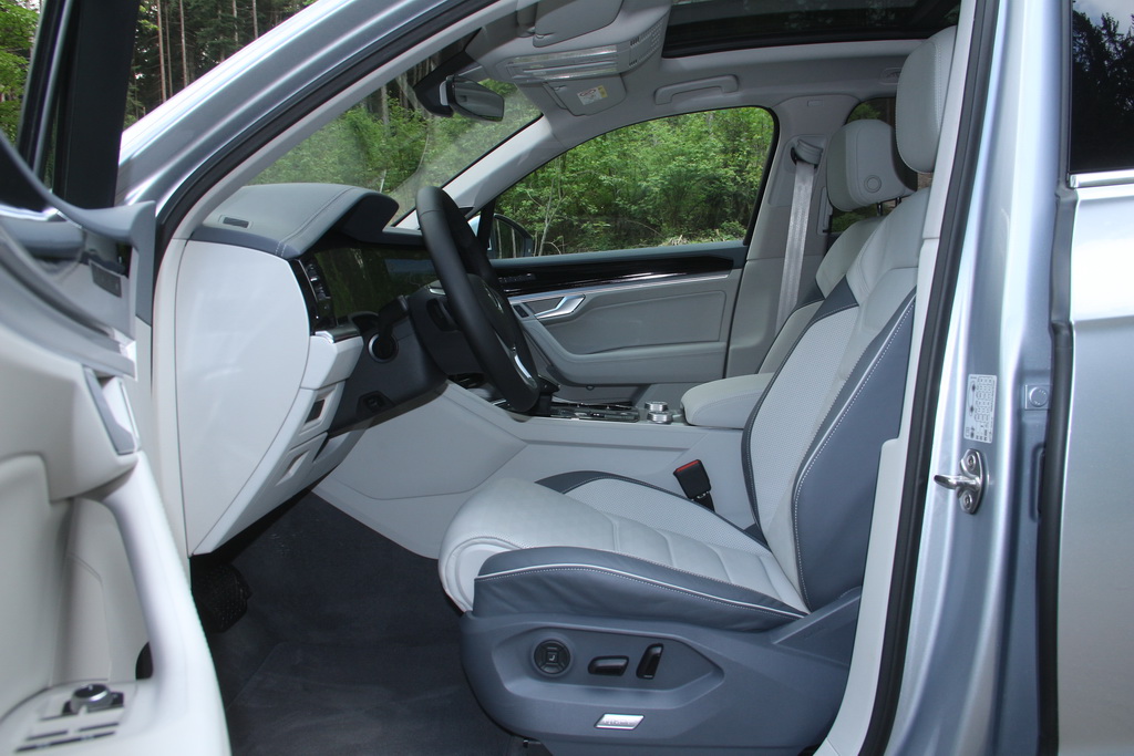 Салон Volkswagen Touareg 2018
