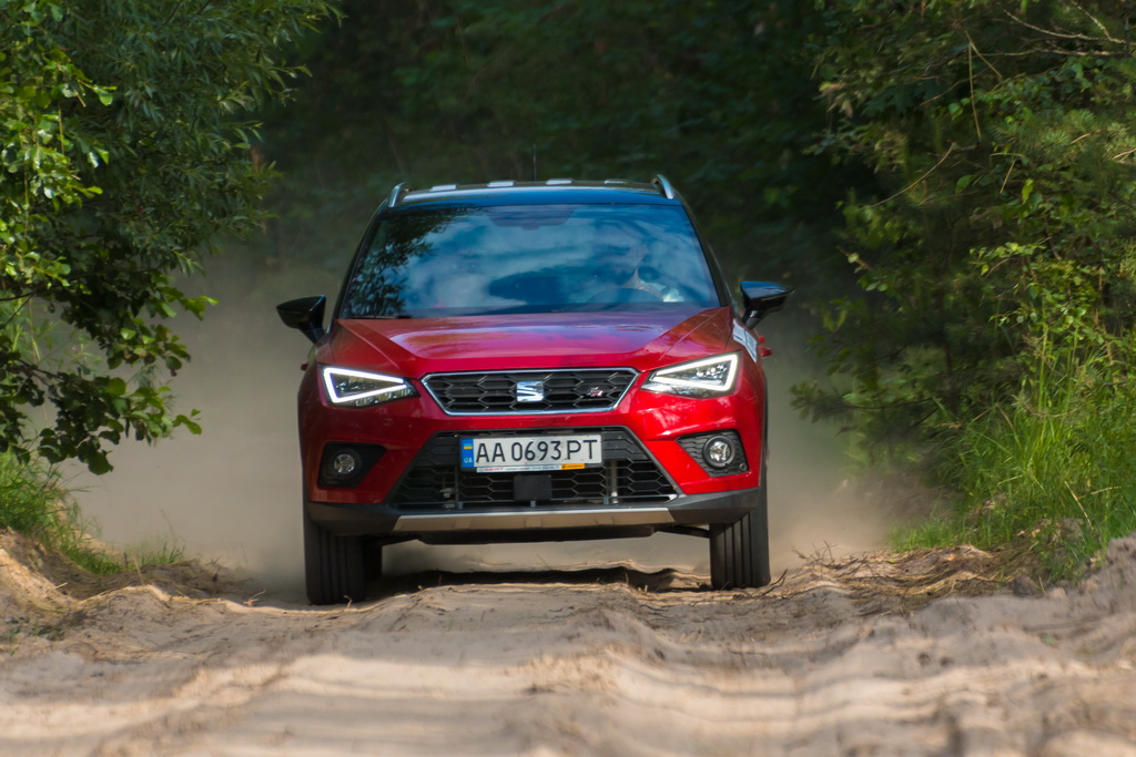 SEAT Arona FR