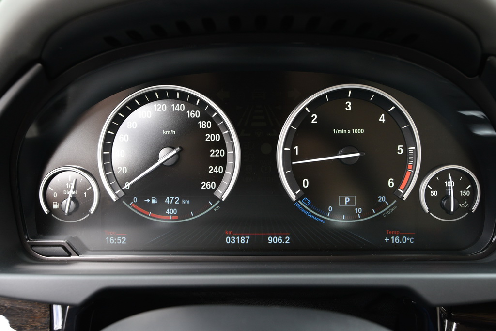Щиток приборов BMW X5 (F15)