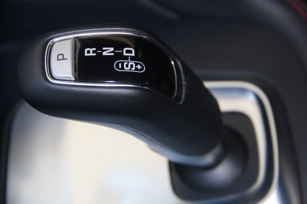 Коробка передач Jaguar E-Pace