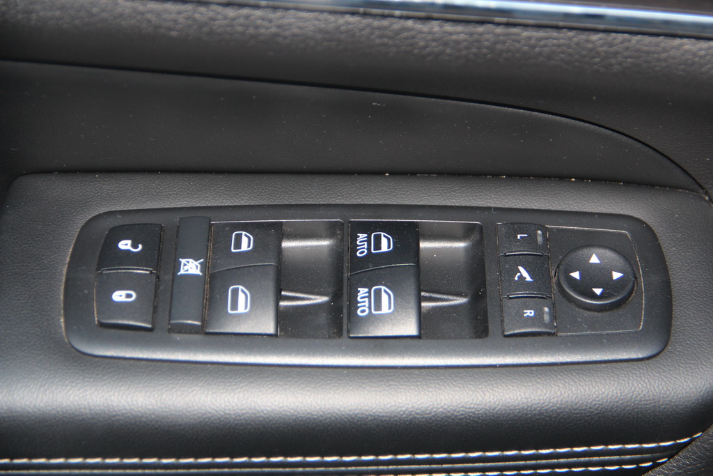 Кнопки Jeep Grand Cherokee 2018
