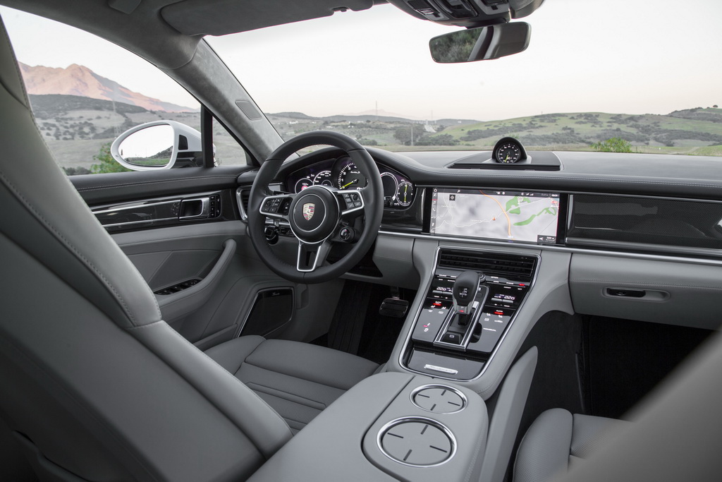 Салон Porsche Panamera Sport Turismo