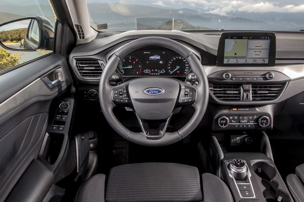 Салон Ford Focus 2018