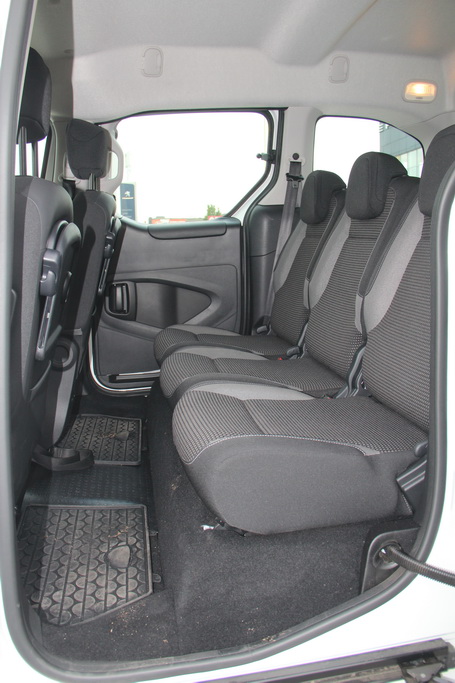 Задний ряд Peugeot Partner Tepee 4x4