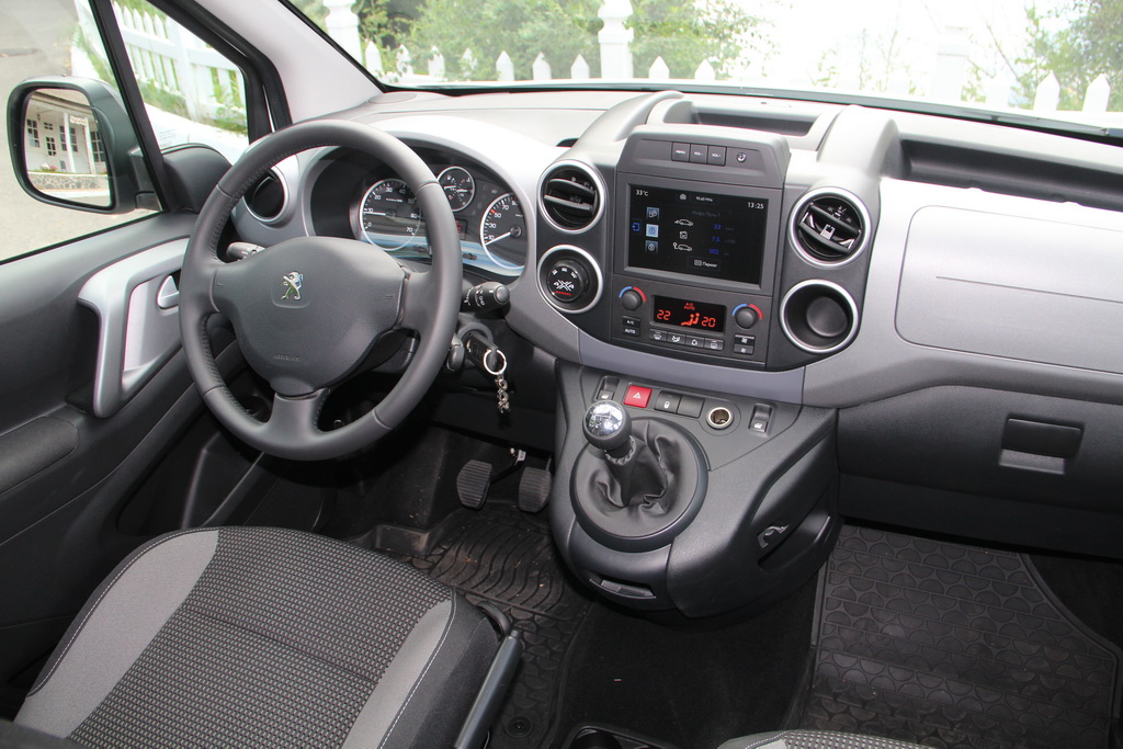 Интерьер Peugeot Partner Tepee 4x4