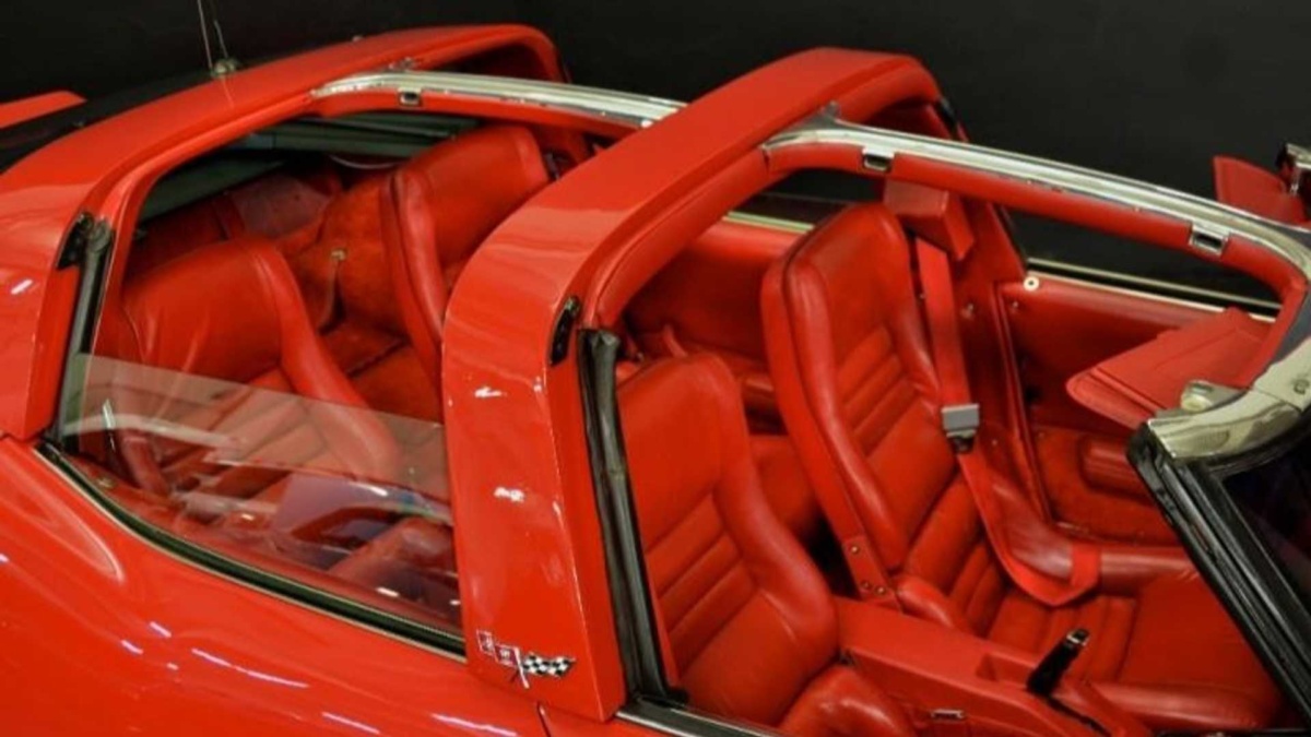Редчайший седан Chevrolet Corvette продают по цене Ferrari