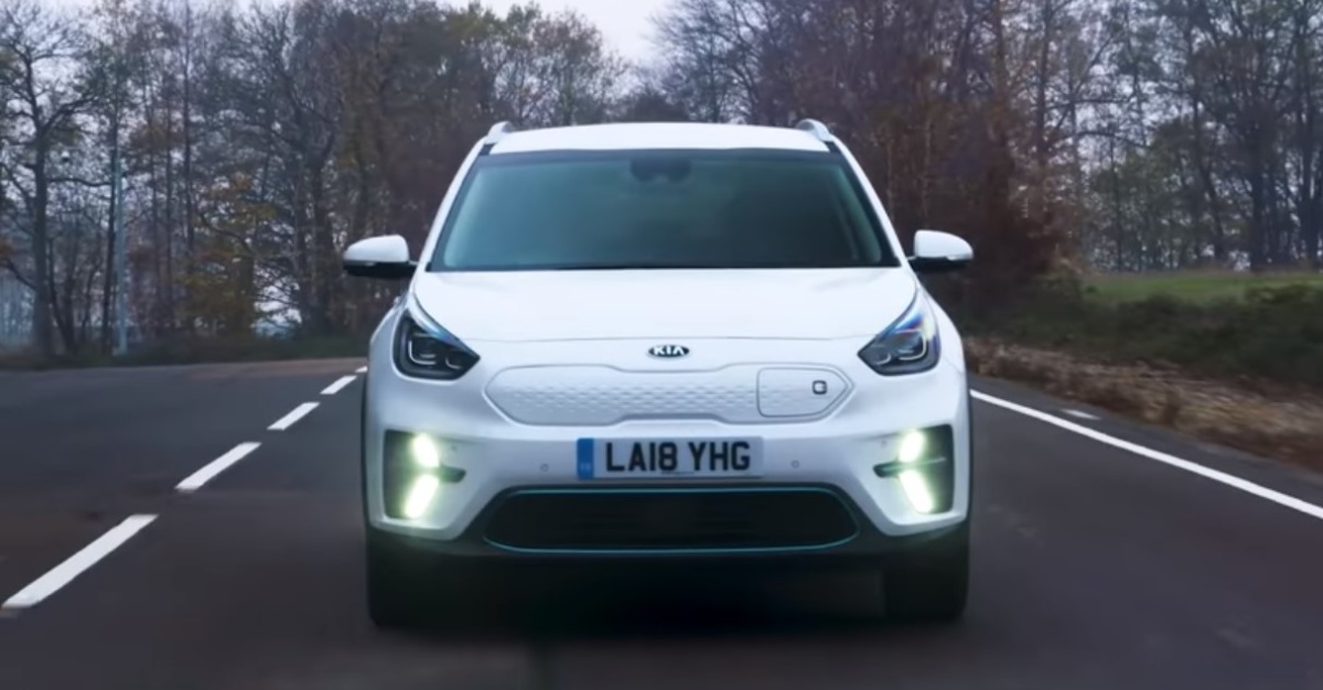 кроссовер kia