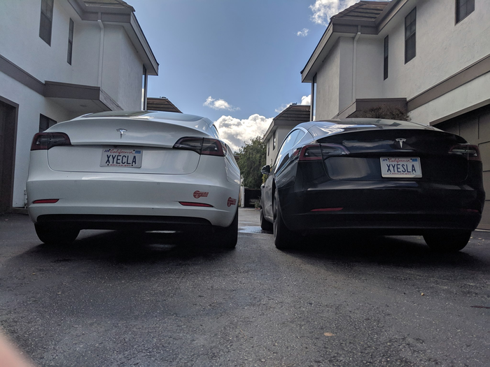 матерный регистрационный номер на Tesla