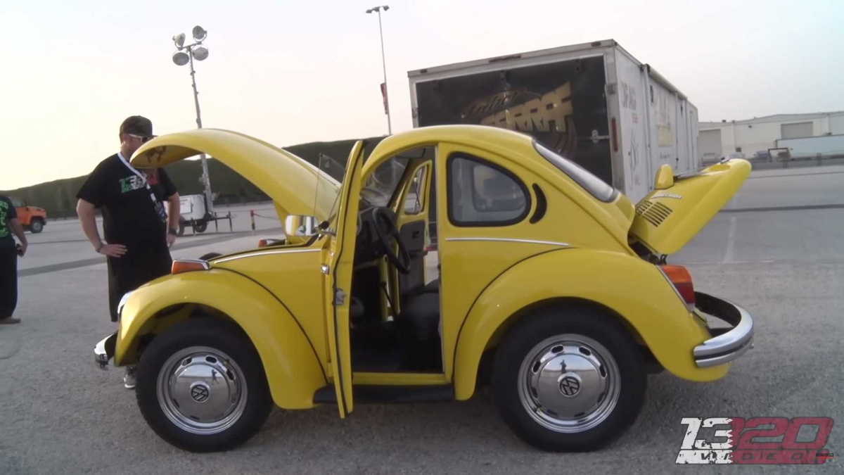 карликовый Volkswagen Beetle